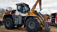 Liebherr 560 Wheel Loader with Ardent Dual Agent System and van